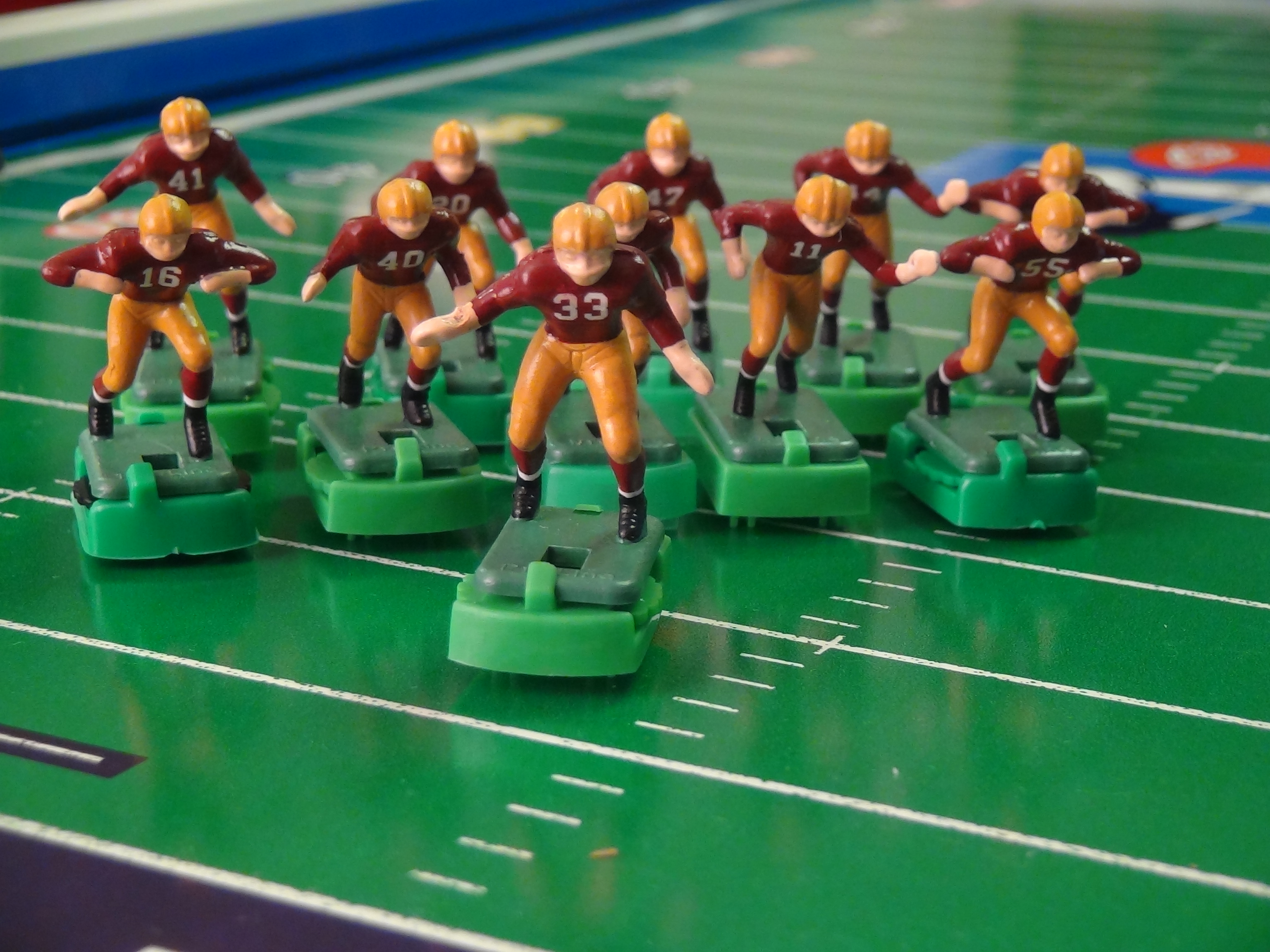 ORIGINAL TUDOR ELECTRIC FOOTBALL 1967 TEAMS LARGE BIGMEN NFL